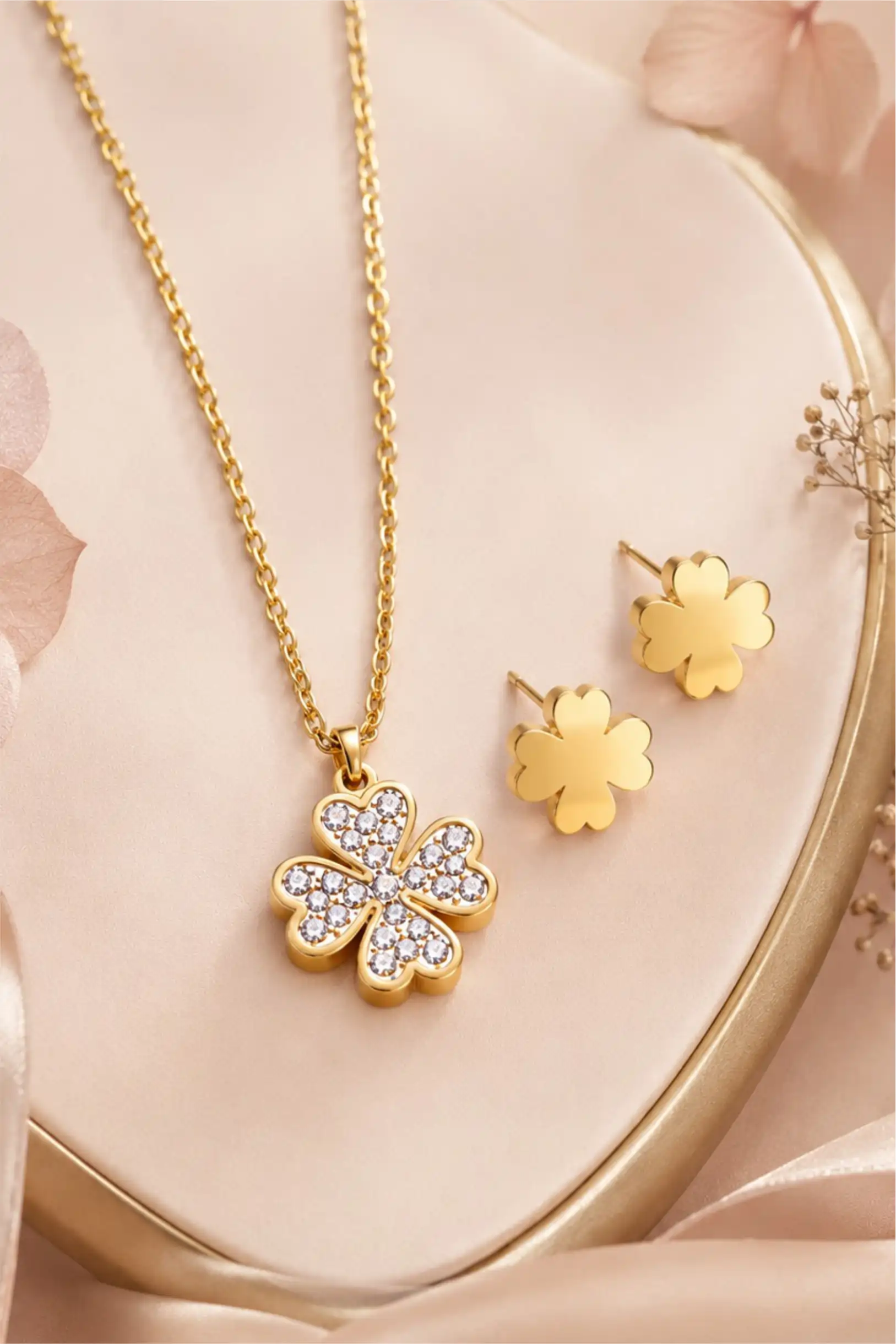 Conjunto 3 Peças Colar e Brincos Trevo